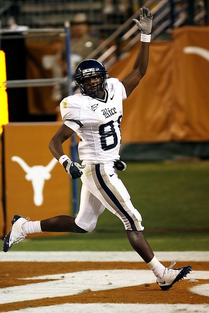 半场战报：国安1-2申花，阿苏埃、吴曦建功，古加任意球破门.